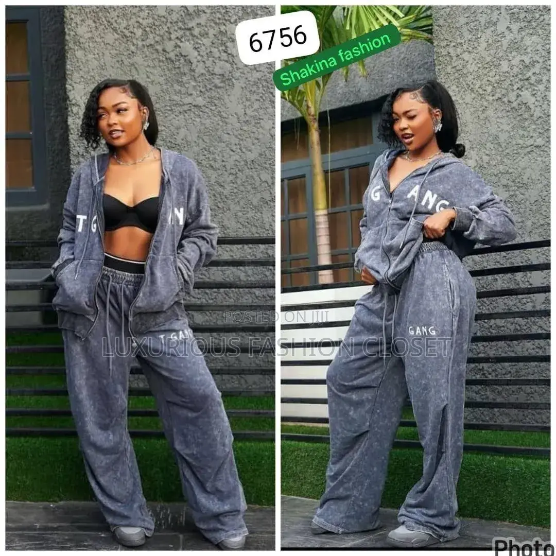 Luxurious Ladies and Men Fashion Closet