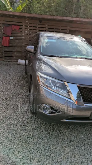 Nissan Pathfinder S 4dr SUV 4WD (3.5L 6cyl CVT) 2015 Gray