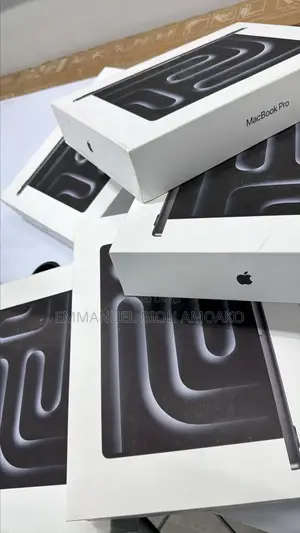 New Laptop Apple MacBook Pro 2025 M5 24GB Apple M5 SSHD+SSD 1T