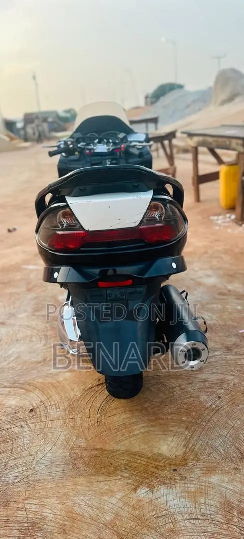 Suzuki Bike 2024 Black