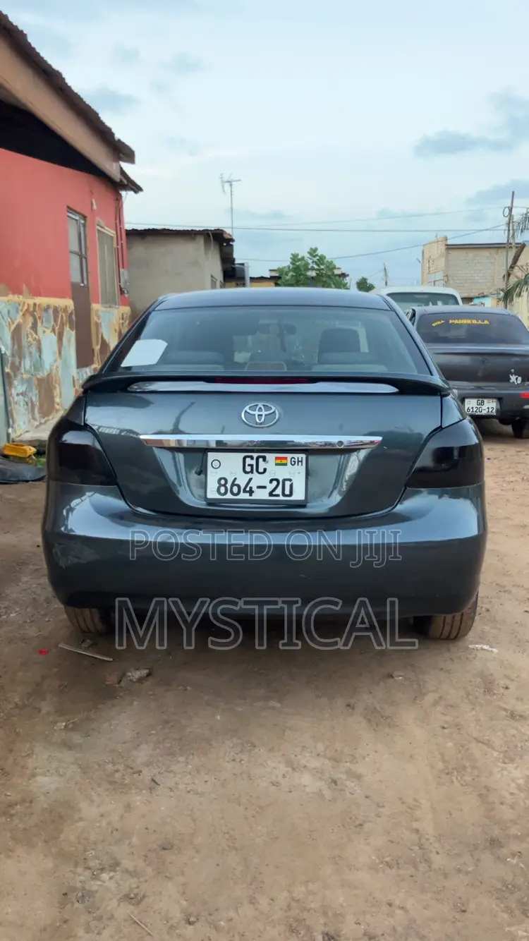 Toyota Yaris 1.5 Automatic 2009 Gray