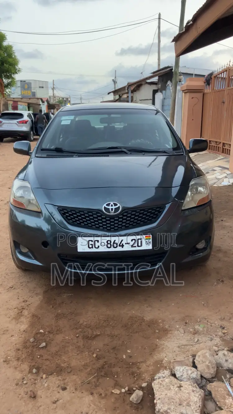 Toyota Yaris 1.5 Automatic 2009 Gray