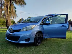 Toyota Vitz 1.3 FWD 5dr 2012 Blue