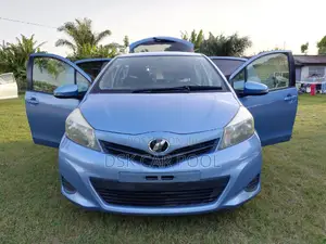 Toyota Vitz 1.3 FWD 5dr 2012 Blue