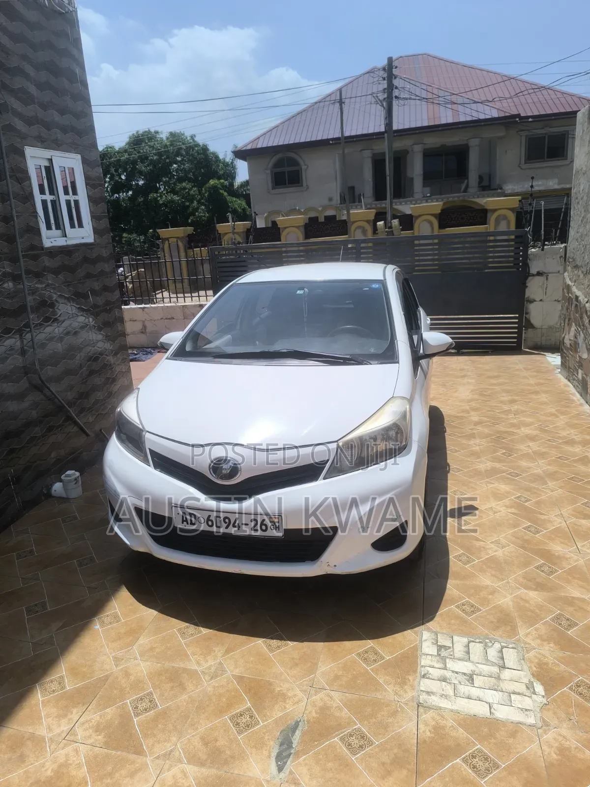 Toyota Vitz 1.3 AWD 3dr 2012 White