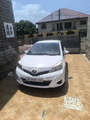 Toyota Vitz 1.3 AWD 3dr 2012 White