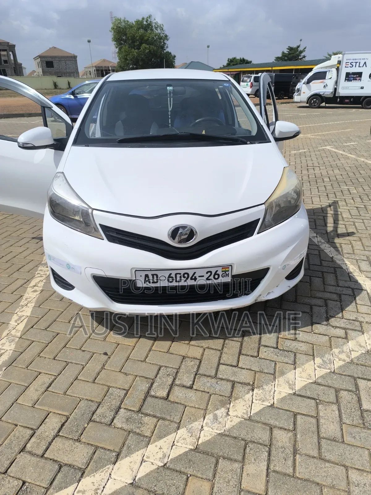 Toyota Vitz 1.3 AWD 3dr 2012 White