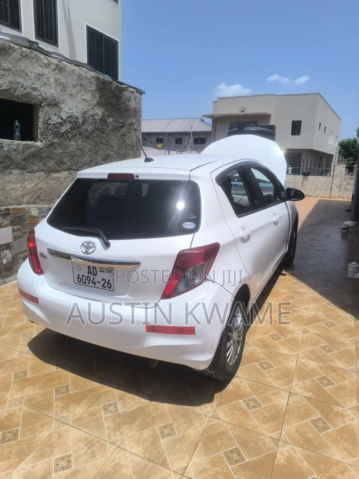 Toyota Vitz 1.3 AWD 3dr 2012 White