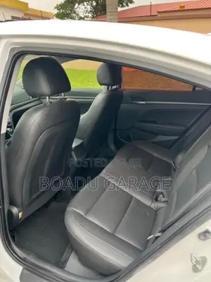 Hyundai Elantra Value Edition 2018 White