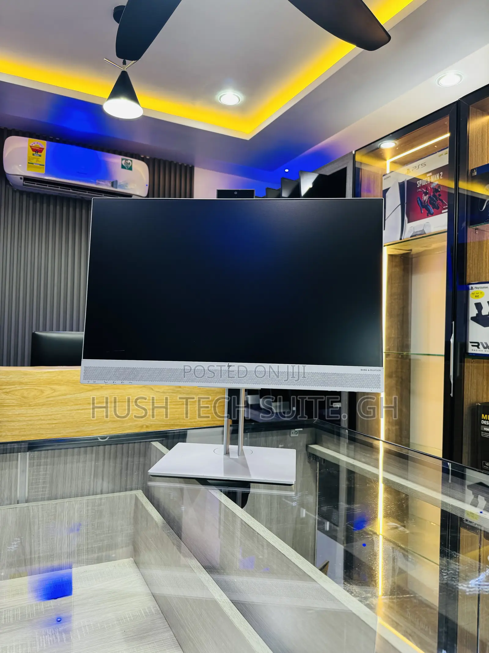 Hp 24” Ips Display Inbuilt Camera With Speaker Conference Monitor