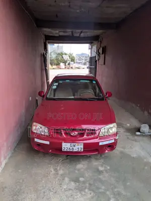 Hyundai Verna 2012 Red