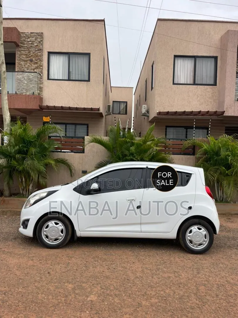 Chevrolet Spark 2015 White