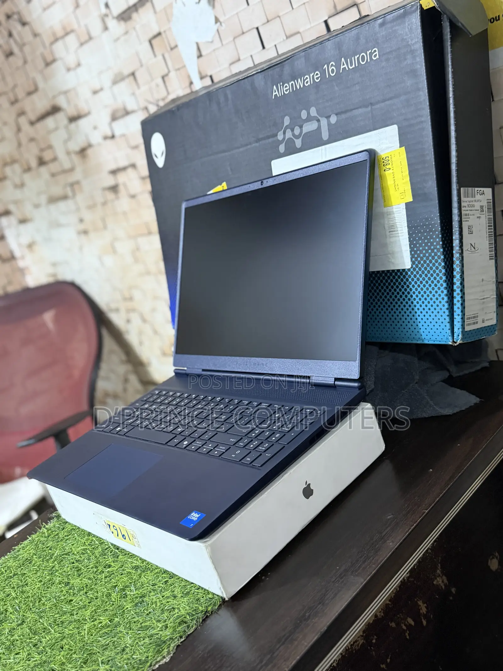 New Laptop Alienware 16 Aurora 16GB Intel Core 7 SSD 1T
