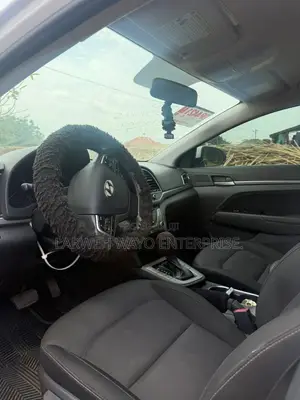 Hyundai Elantra Limited 2018 White