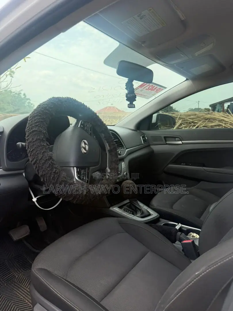 Hyundai Elantra Limited 2018 White