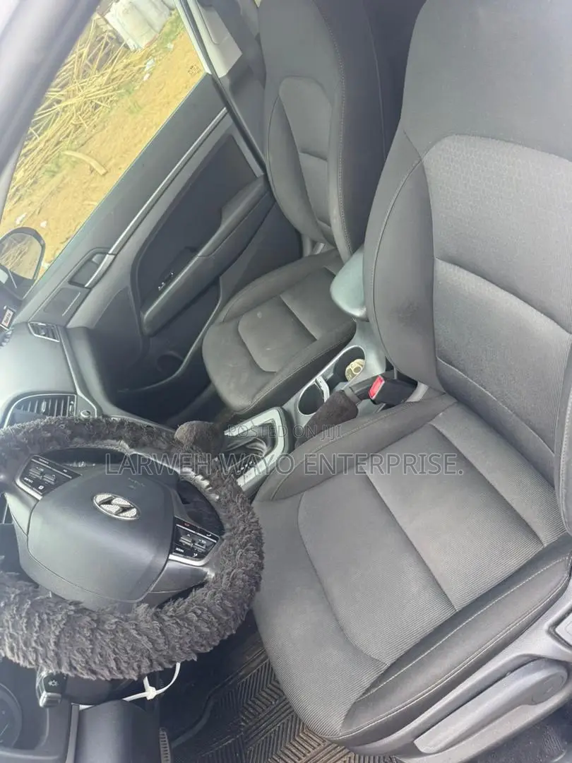 Hyundai Elantra Limited 2018 White