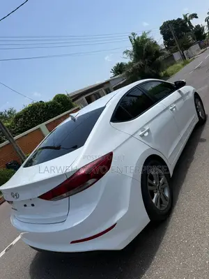 Hyundai Elantra Limited 2018 White