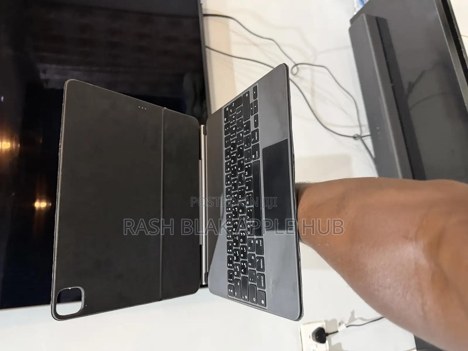 Apple 12.9 Inch Magic Keyboard