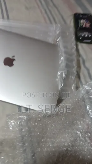 Laptop Apple MacBook Pro 2018 16GB Intel Core i7 SSD 512GB