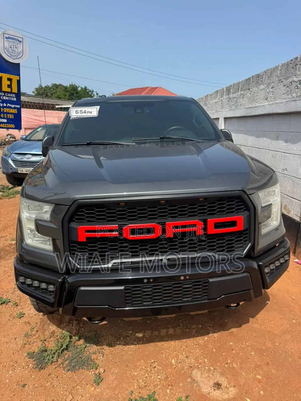 Ford F-150 Lariat 4x4 SuperCab Styleside 8 ft. box 163 in. WB 2016 Gray