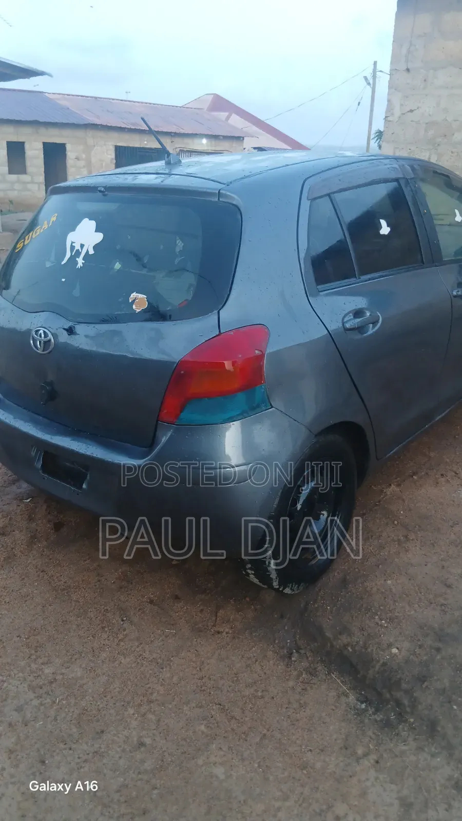 Toyota Vitz 1.3 AWD 5dr 2010 Beige