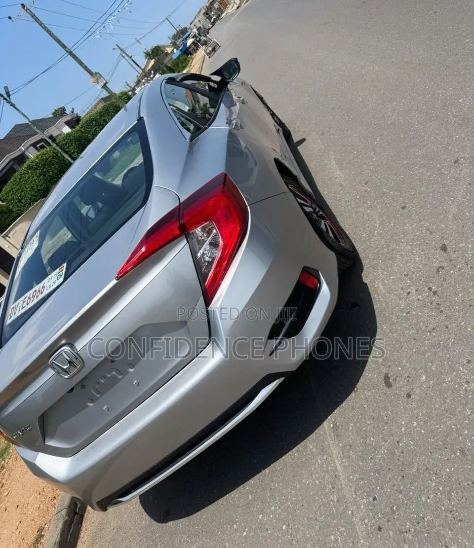 Honda Civic LX 2021 Silver