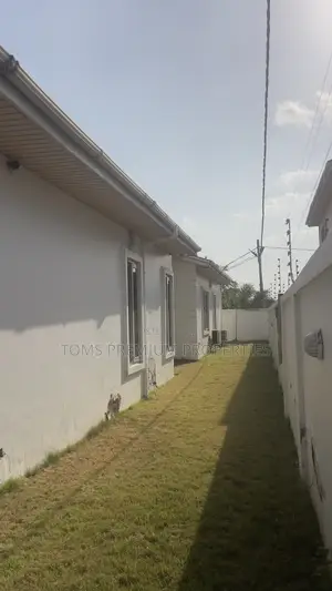 6bdrm Mansion in American House, East Legon for rent
