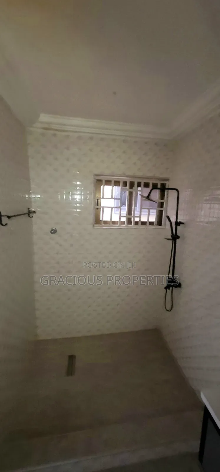 3bdrm Apartment in Gracious Properties, Haatso for rent