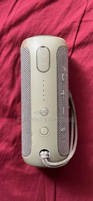 JBL Flip 3 Bluetooth Speaker