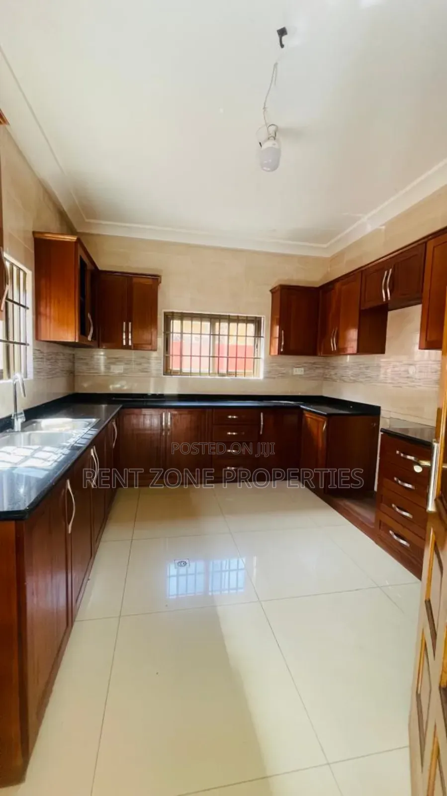 5bdrm Duplex in Pokuase for rent