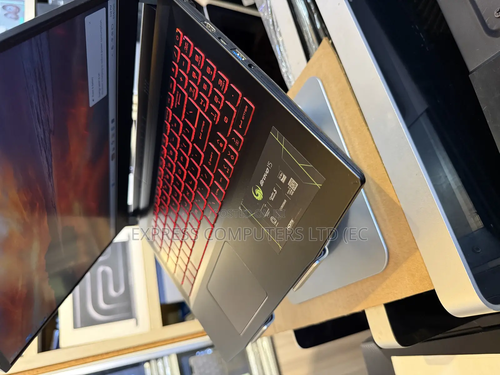 Laptop MSI Cyborg 15 16GB AMD Ryzen 5 SSD 512GB