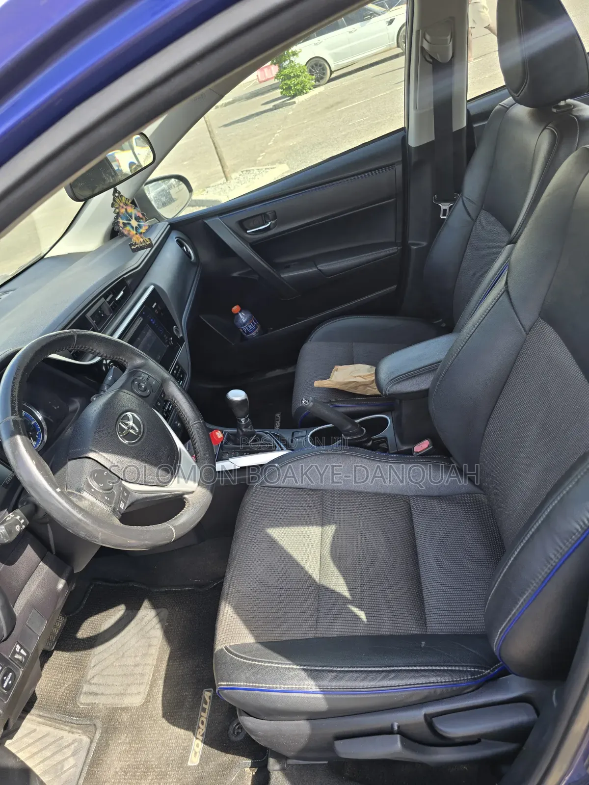Toyota Corolla SE (1.8L 4cyl 2A) 2018 Blue