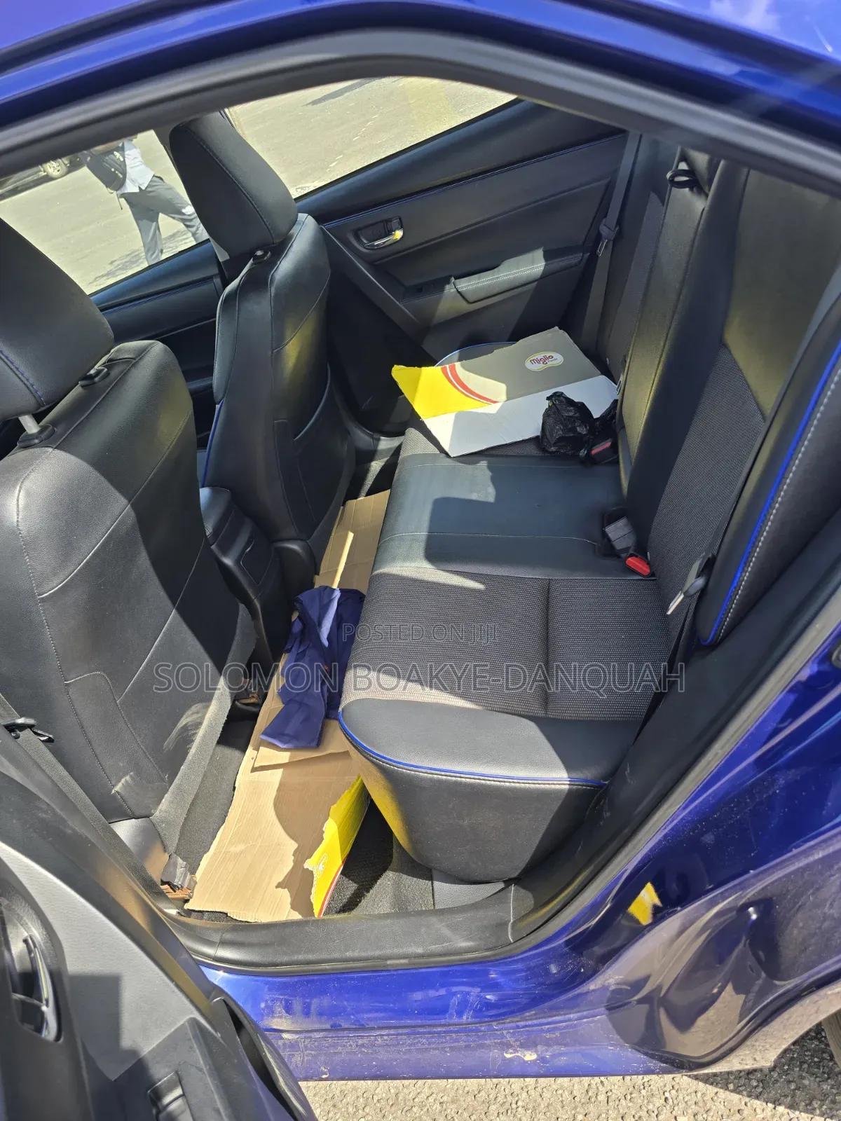 Toyota Corolla SE (1.8L 4cyl 2A) 2018 Blue