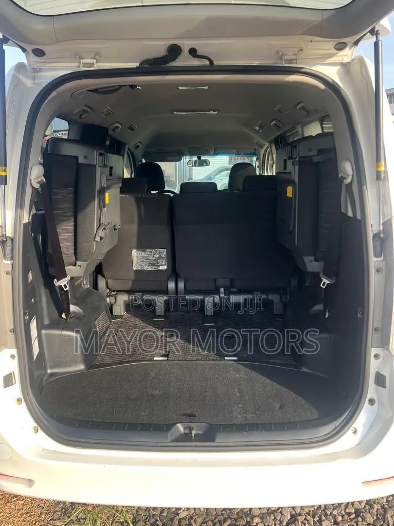 Toyota Voxy 2013 White