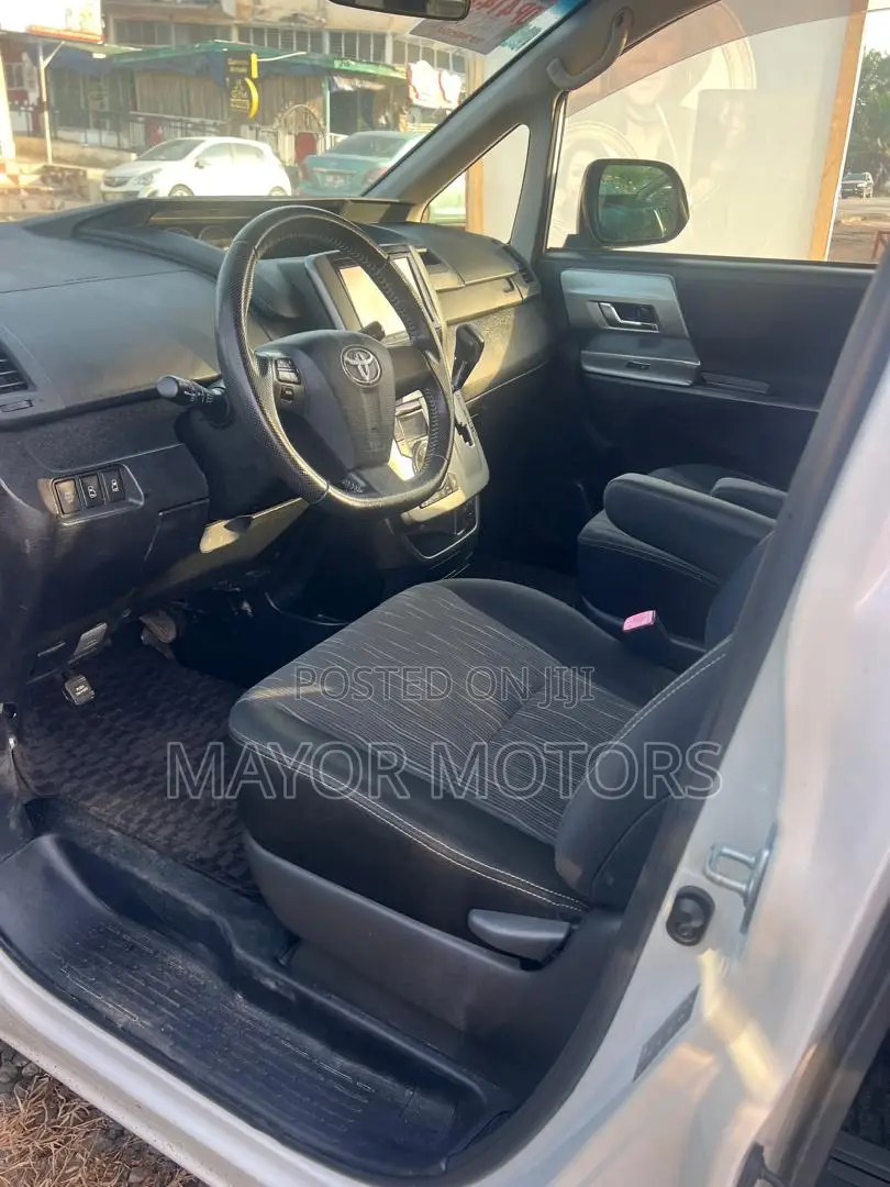 Toyota Voxy 2013 White