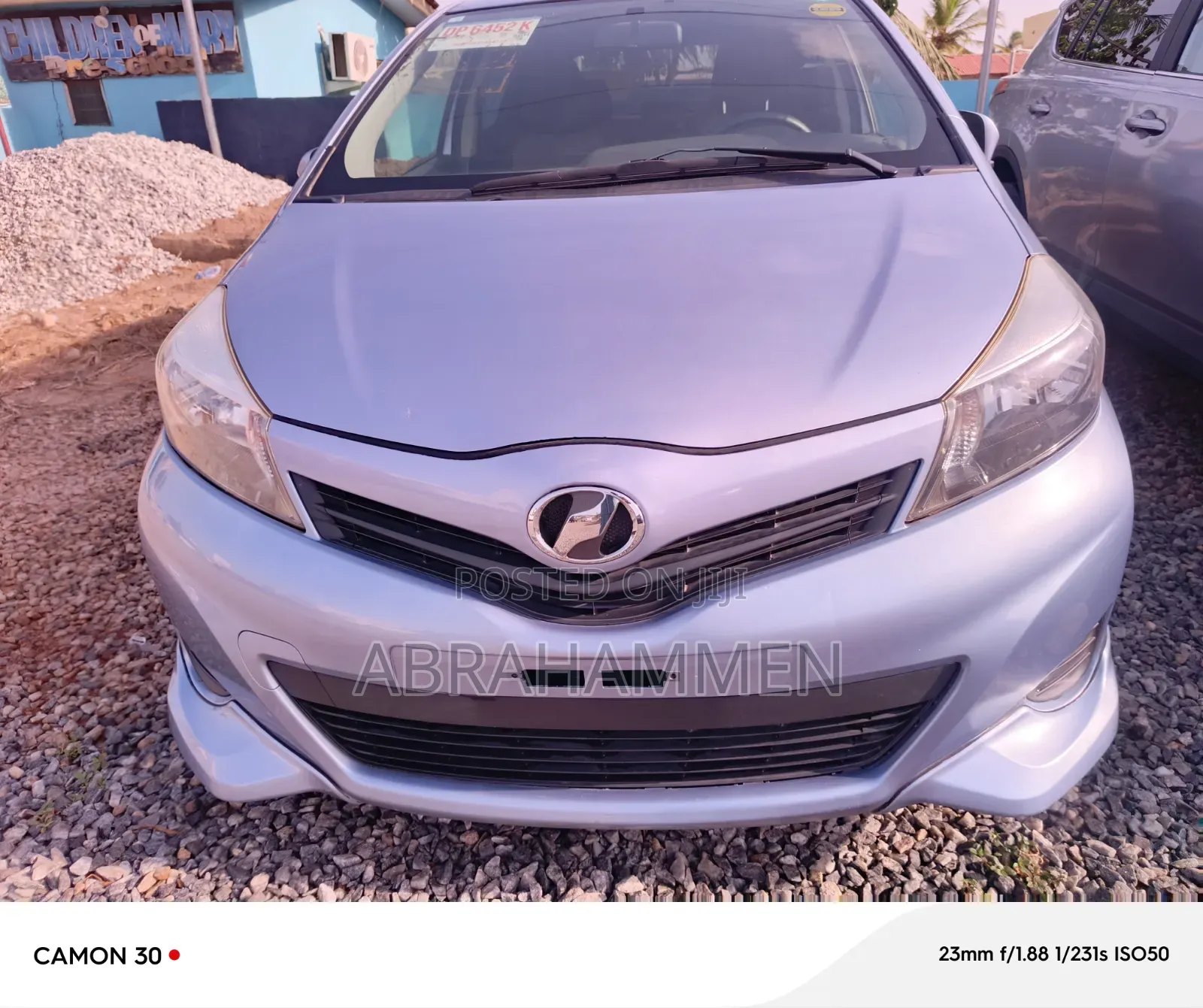 Toyota Vitz 1.0 FWD 5dr 2013 Silver