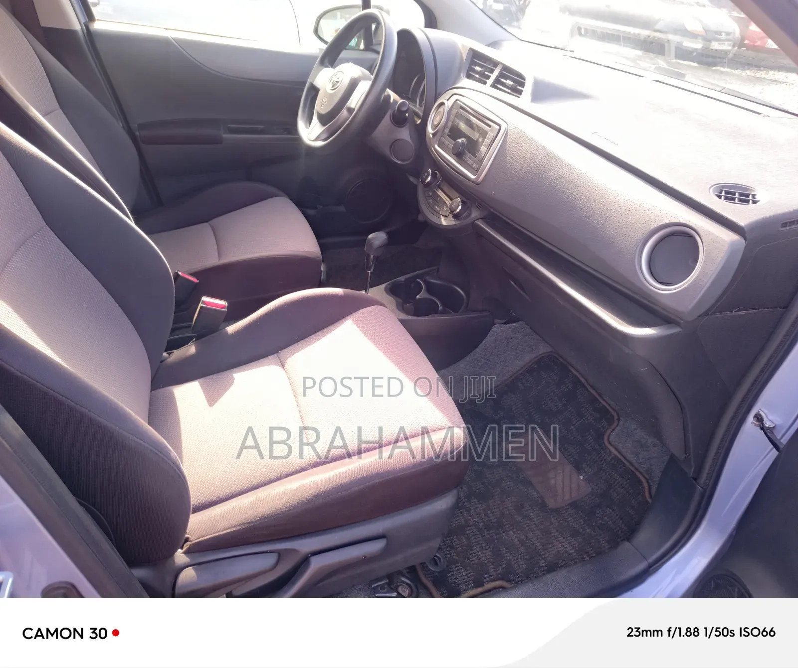 Toyota Vitz 1.0 FWD 5dr 2013 Silver