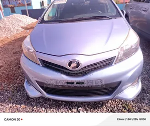Toyota Vitz 1.0 FWD 5dr 2013 Silver