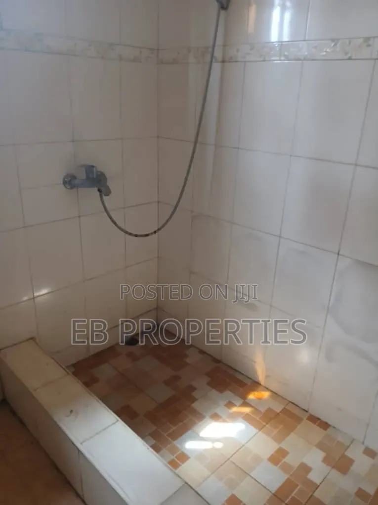 3bdrm House in Taifa, Market for rent