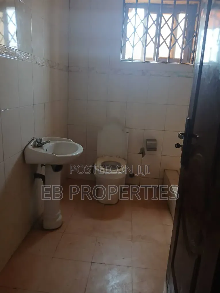 3bdrm House in Taifa, Market for rent