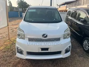 Toyota Voxy 2013 White