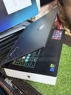 Laptop MSI Crosshair 17 32GB Intel Core i7 SSD 1T