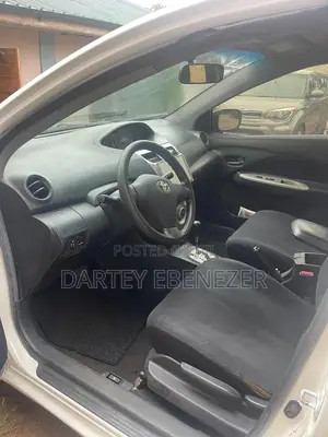 Toyota Yaris 2009 White