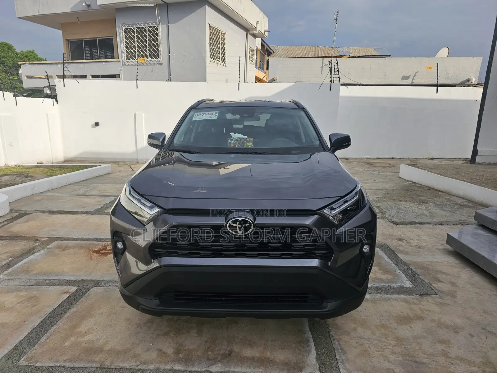 Toyota RAV4 XLE Premium AWD 2024 Gray