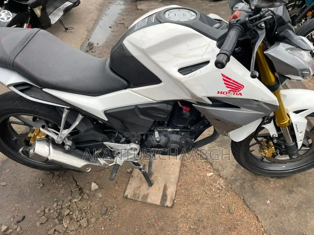 Honda CB 2023 White