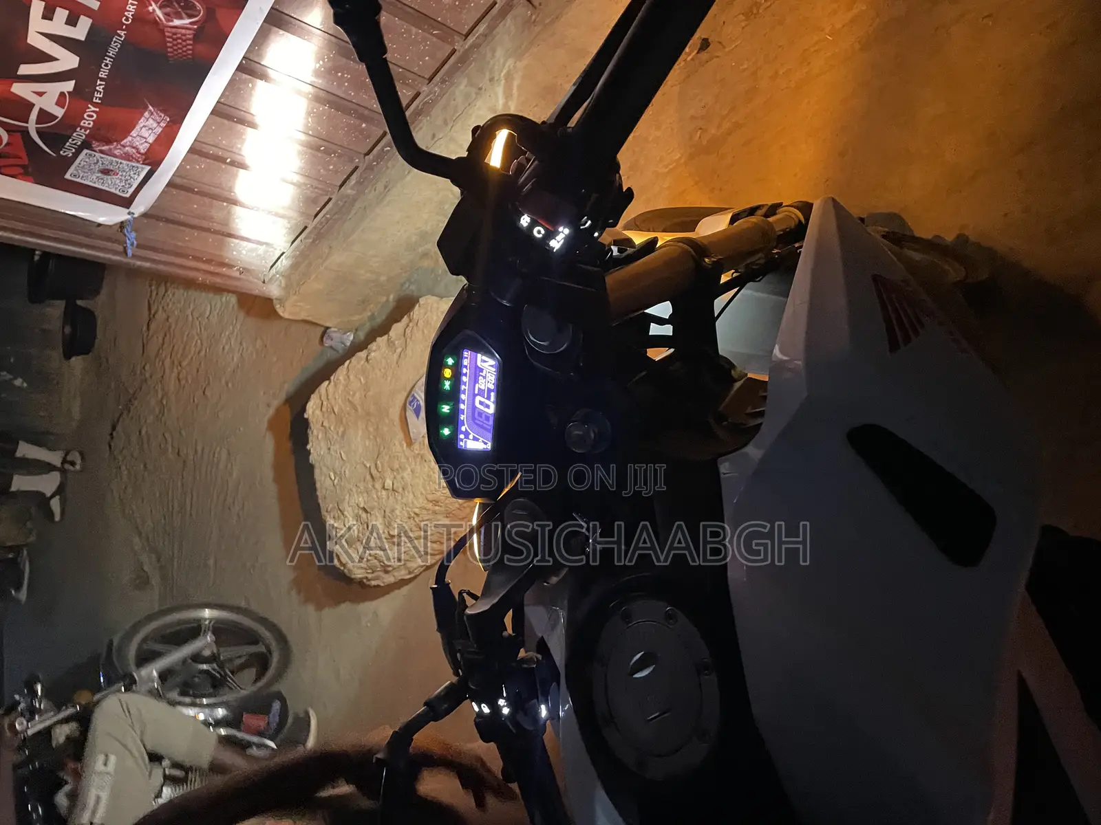 Honda CB 2023 White