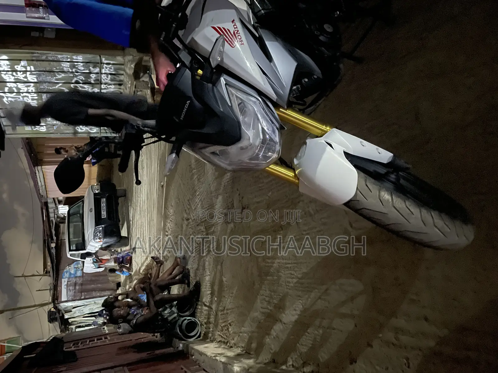 Honda CB 2023 White