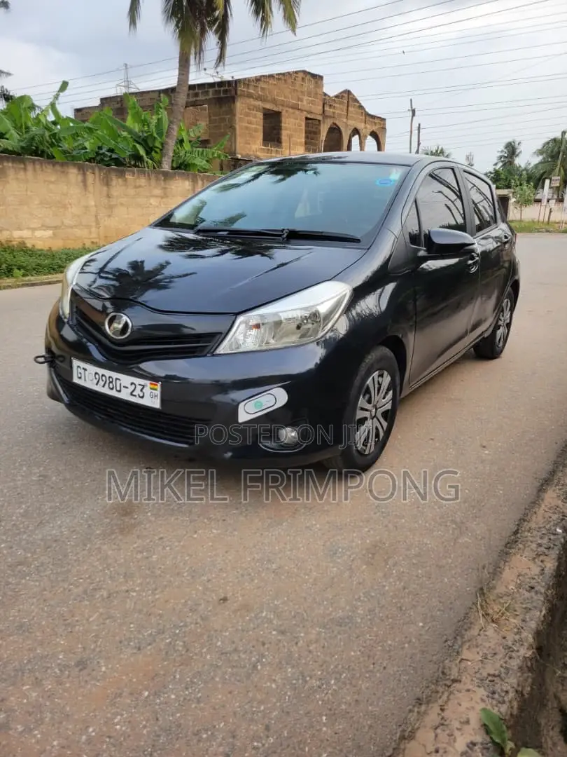Toyota Vitz 1.3 AWD 3dr 2013 Black