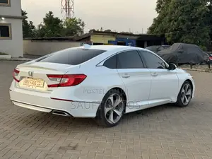 Honda Accord Touring 2018 White