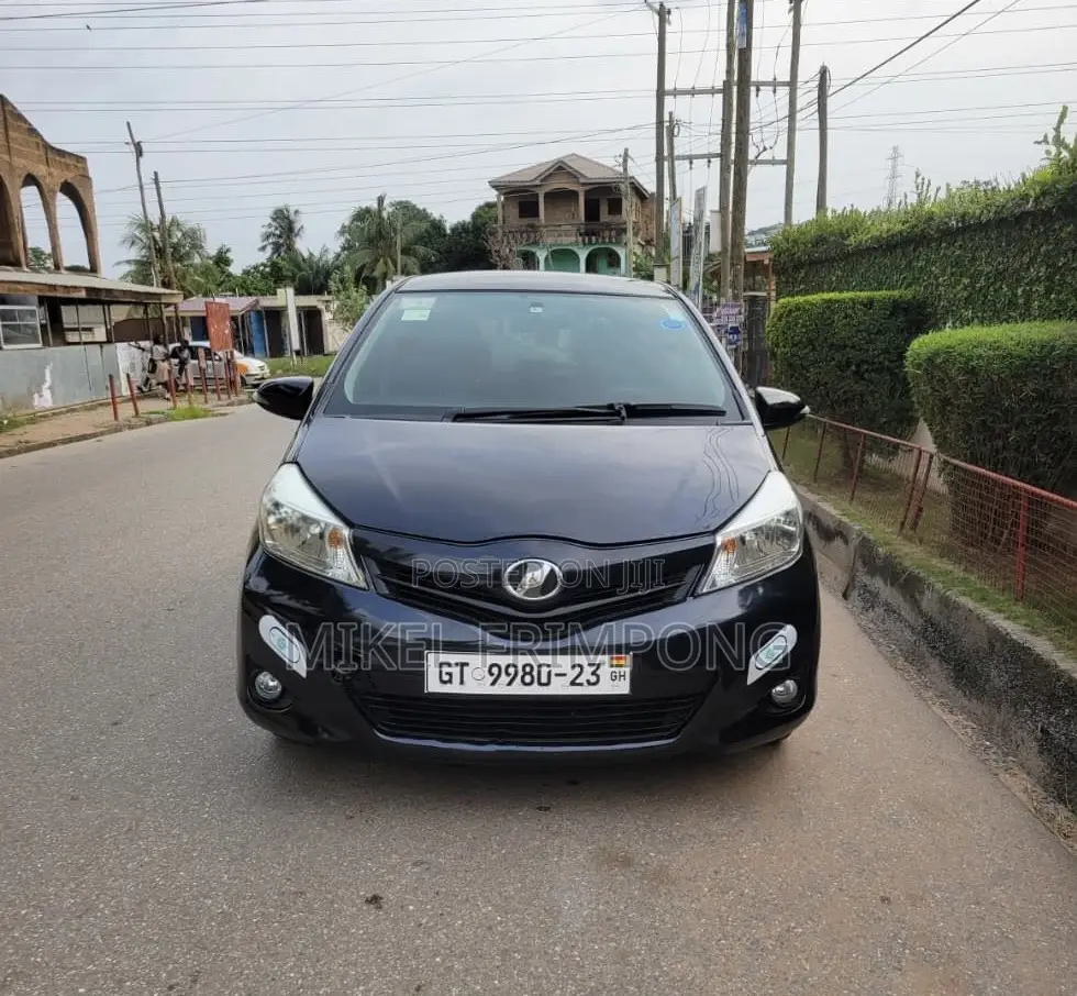 Toyota Vitz 1.3 AWD 3dr 2013 Black